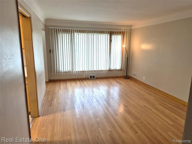 13688 Commonwealth Street, Southgate, MI 48195