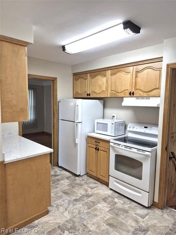 13688 Commonwealth Street, Southgate, MI 48195