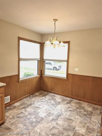 13688 Commonwealth Street, Southgate, MI 48195