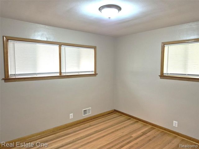 13688 Commonwealth Street, Southgate, MI 48195