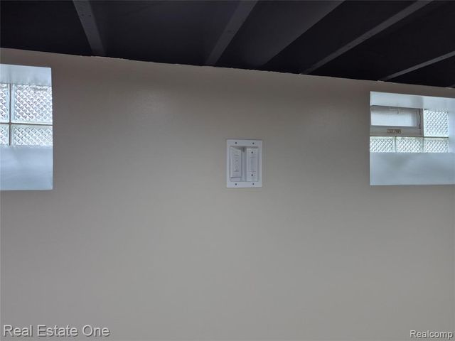 13688 Commonwealth Street, Southgate, MI 48195