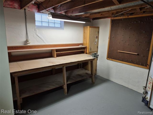 13688 Commonwealth Street, Southgate, MI 48195