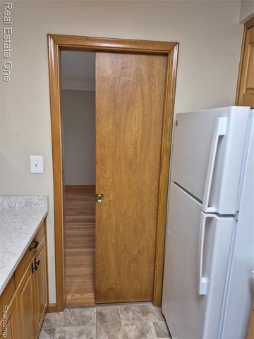 13688 Commonwealth Street, Southgate, MI 48195