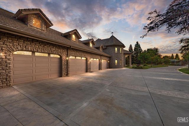 15009 Yokuts Lane, Bakersfield, CA 93306