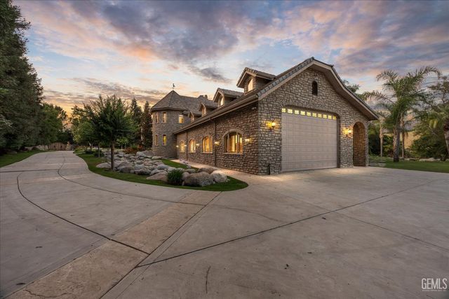 15009 Yokuts Lane, Bakersfield, CA 93306