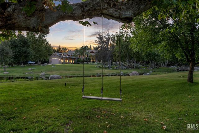 15009 Yokuts Lane, Bakersfield, CA 93306