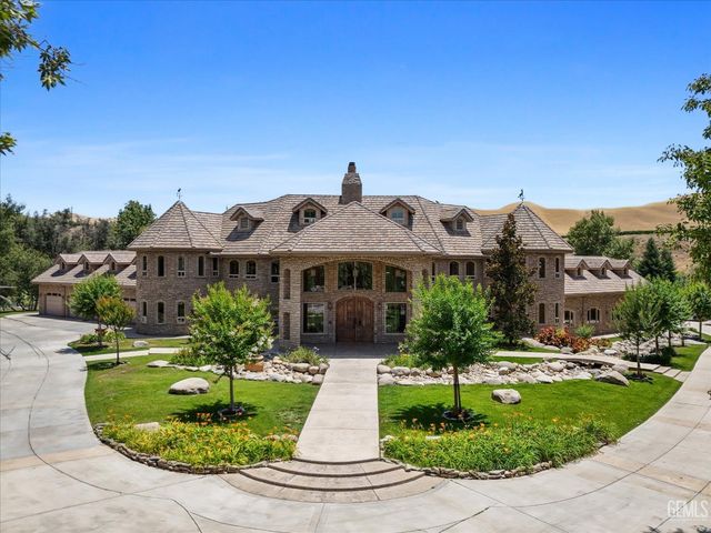 15009 Yokuts Lane, Bakersfield, CA 93306