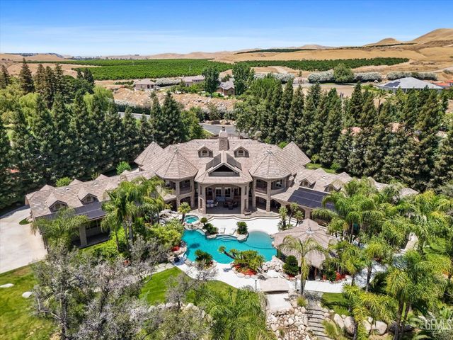 15009 Yokuts Lane, Bakersfield, CA 93306