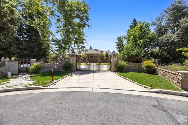 15009 Yokuts Lane, Bakersfield, CA 93306