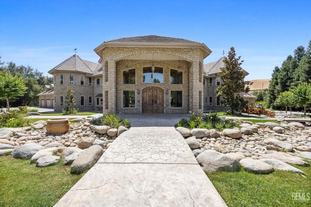 15009 Yokuts Lane, Bakersfield, CA 93306