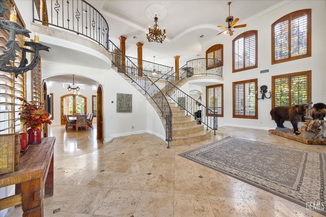 15009 Yokuts Lane, Bakersfield, CA 93306