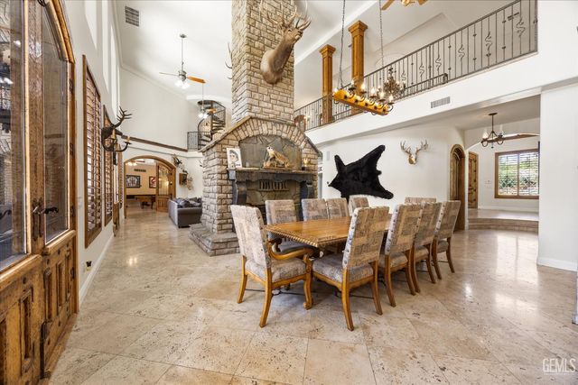15009 Yokuts Lane, Bakersfield, CA 93306