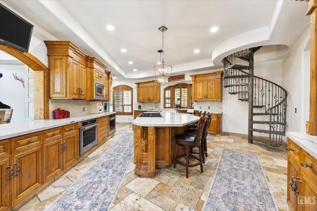 15009 Yokuts Lane, Bakersfield, CA 93306