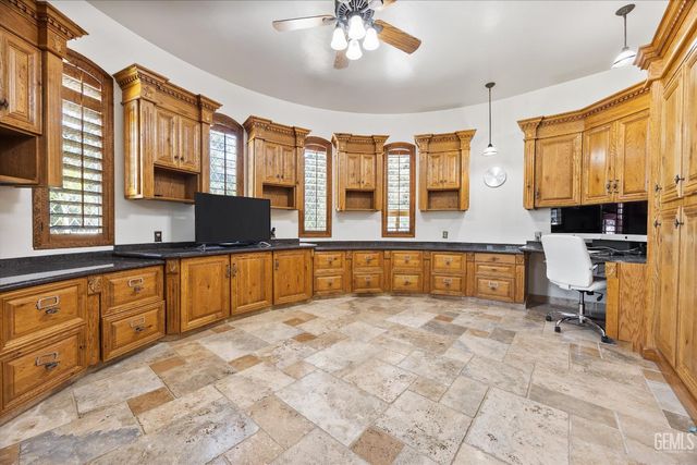 15009 Yokuts Lane, Bakersfield, CA 93306