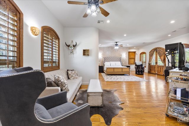 15009 Yokuts Lane, Bakersfield, CA 93306