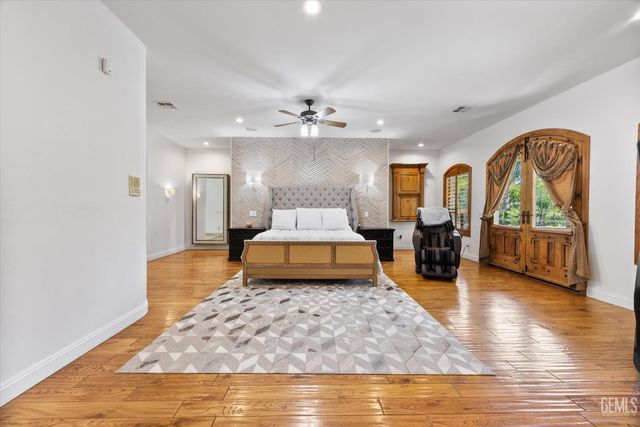 15009 Yokuts Lane, Bakersfield, CA 93306