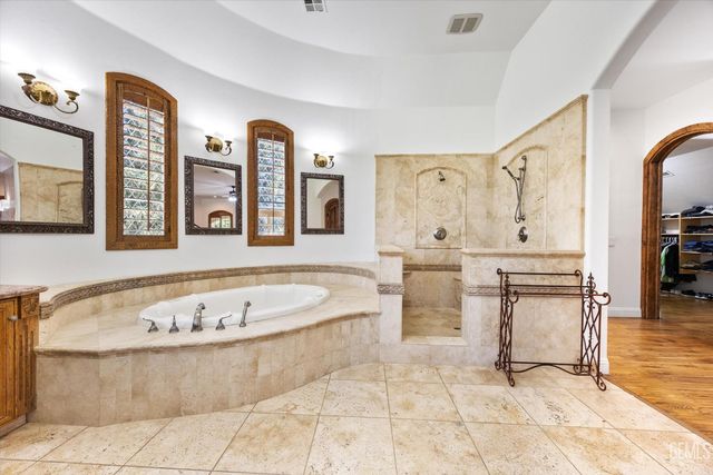 15009 Yokuts Lane, Bakersfield, CA 93306