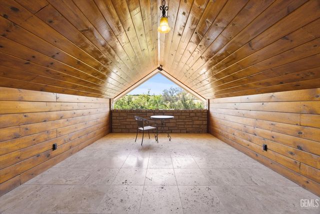 15009 Yokuts Lane, Bakersfield, CA 93306
