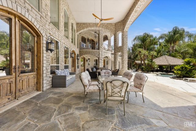 15009 Yokuts Lane, Bakersfield, CA 93306