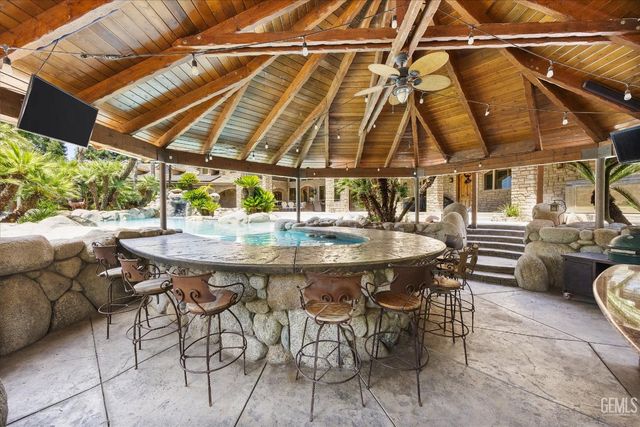 15009 Yokuts Lane, Bakersfield, CA 93306