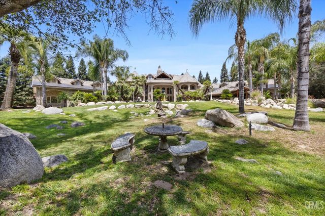 15009 Yokuts Lane, Bakersfield, CA 93306