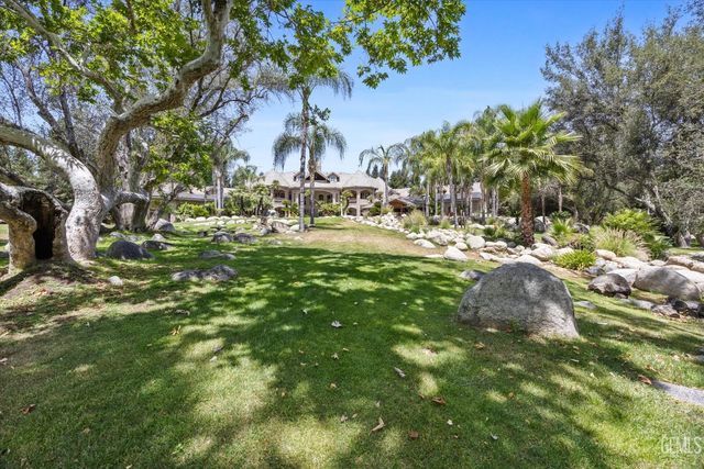15009 Yokuts Lane, Bakersfield, CA 93306