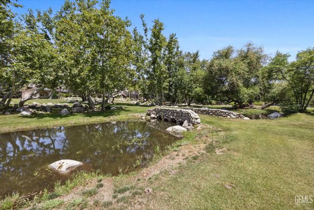 15009 Yokuts Lane, Bakersfield, CA 93306