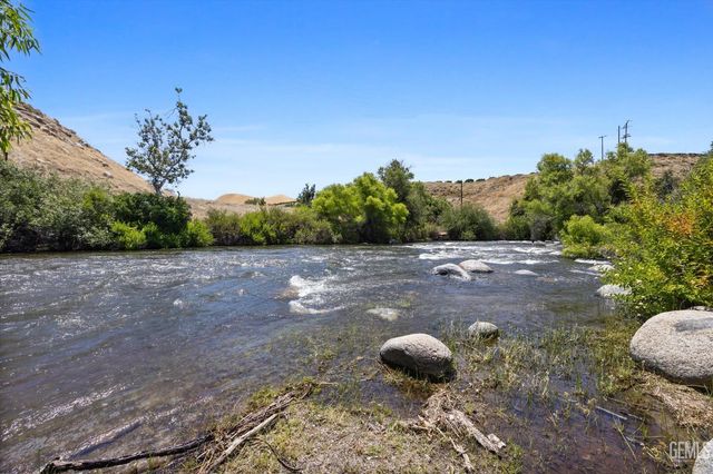 15009 Yokuts Lane, Bakersfield, CA 93306