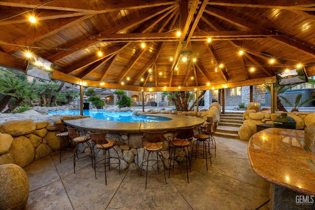 15009 Yokuts Lane, Bakersfield, CA 93306
