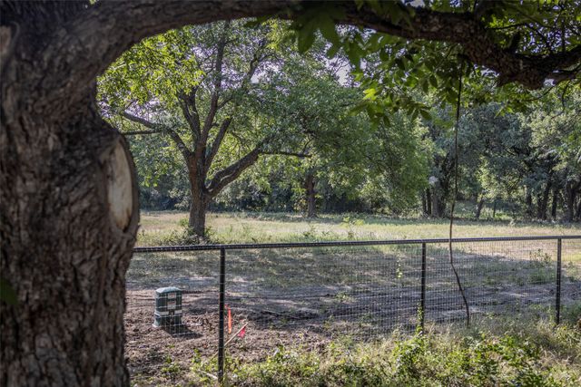 401 Dixon Road, Annetta North, TX 76008