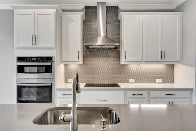 5825 MILLENNIUM SILVER COURT, Sarasota, FL 34238