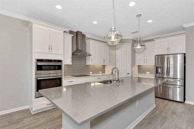 5825 MILLENNIUM SILVER COURT, Sarasota, FL 34238