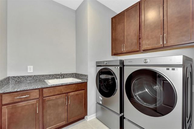 5825 MILLENNIUM SILVER COURT, Sarasota, FL 34238