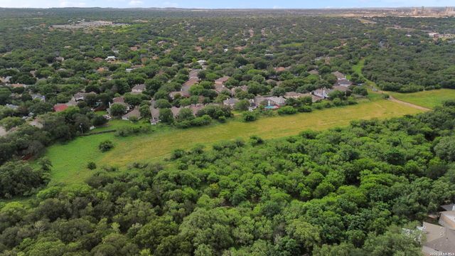 15314 FALL PLACE DR, San Antonio, TX 78247