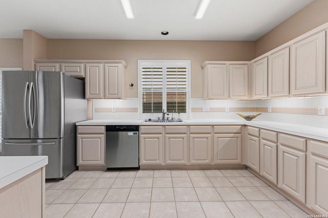 15314 FALL PLACE DR, San Antonio, TX 78247