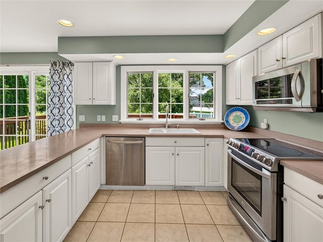 880 Macintosh Drive, Greece, NY 14626