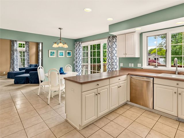 880 Macintosh Drive, Greece, NY 14626