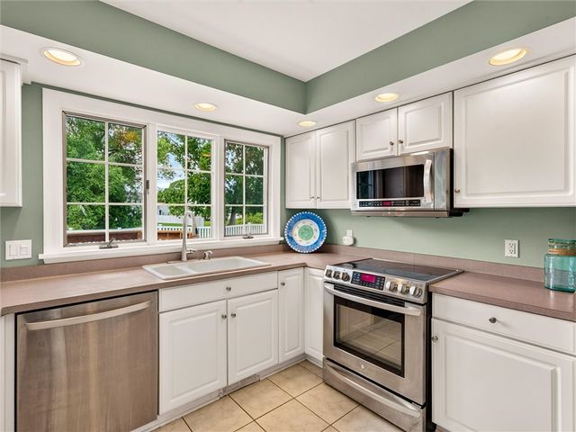 880 Macintosh Drive, Greece, NY 14626