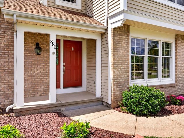 880 Macintosh Drive, Greece, NY 14626
