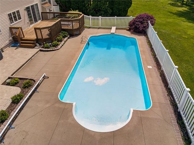 880 Macintosh Drive, Greece, NY 14626