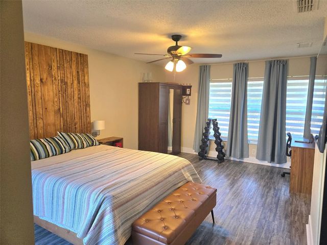 15114 LYNX DRIVE, Tampa, FL 33624