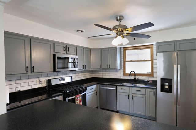 7728 S Kilpatrick Avenue, Chicago, IL 60652