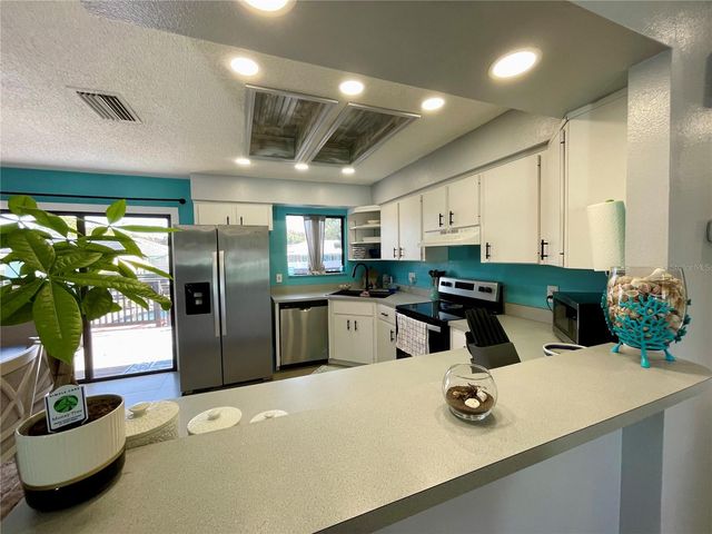 3327 PINE TREE DRIVE, Edgewater, FL 32141