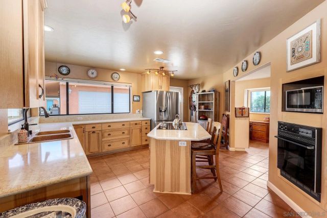 23002 Arjo Lane, Ramona, CA 92065