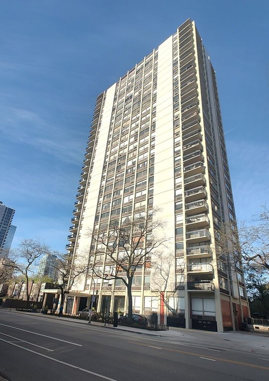 1355 N Sandburg Terrace 1207D, Chicago, IL 60610
