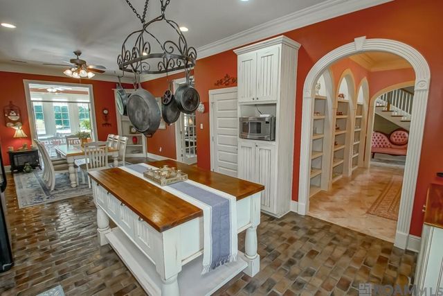 32416 Briarwood Rd, Walker, LA 70785