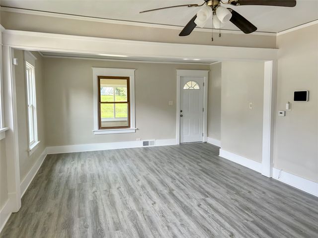 5711 SW 2nd Street, Des Moines, IA 50315