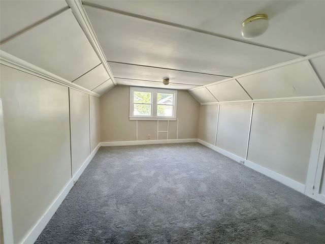 5711 SW 2nd Street, Des Moines, IA 50315