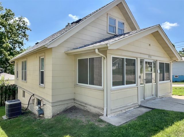 5711 SW 2nd Street, Des Moines, IA 50315