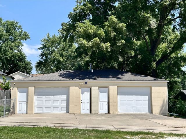5711 SW 2nd Street, Des Moines, IA 50315